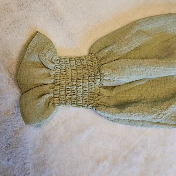 Lulu's light green bodysuit - Picture 3 of 8